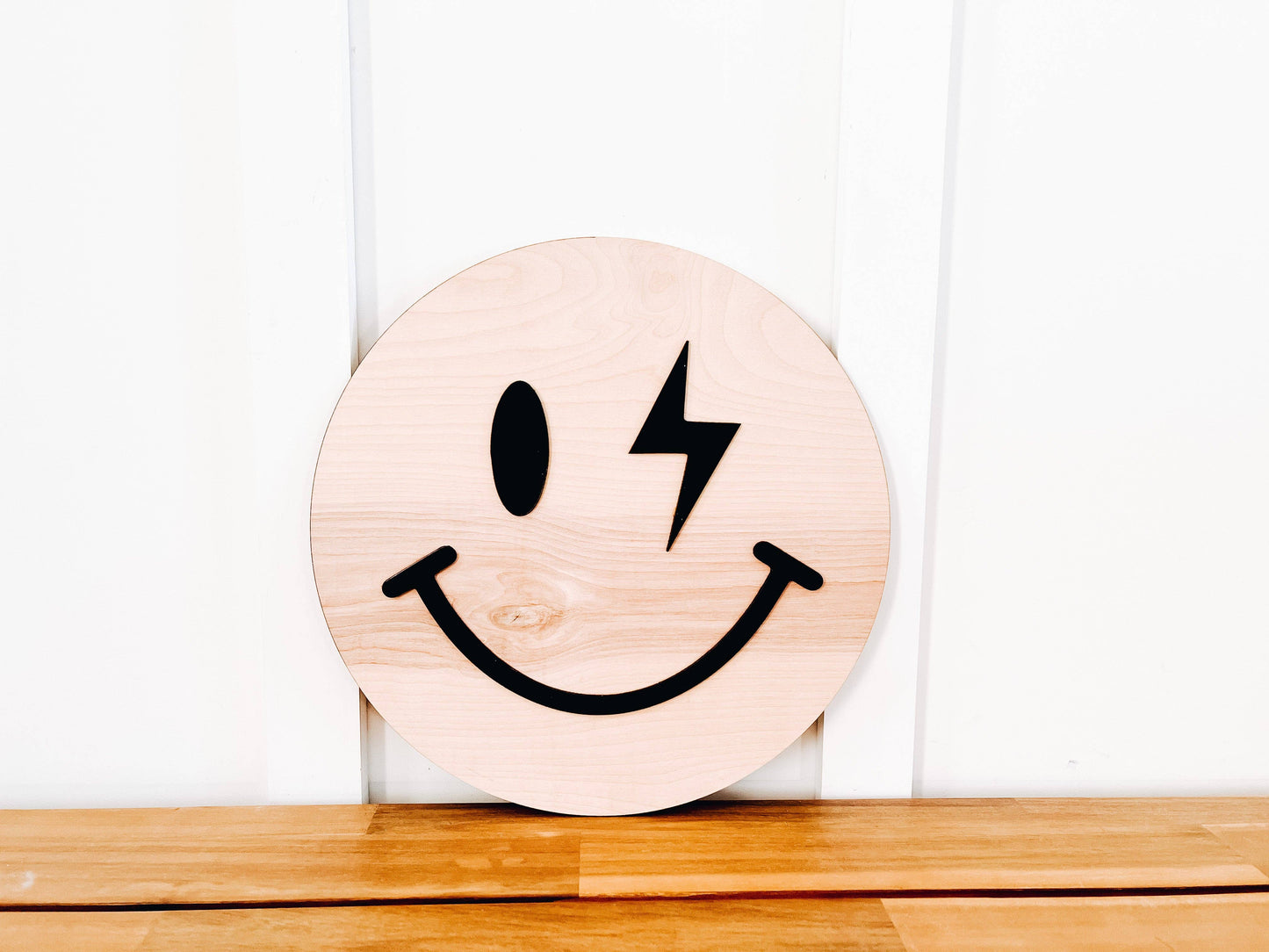 SMILEY FACE ROUND SIGN